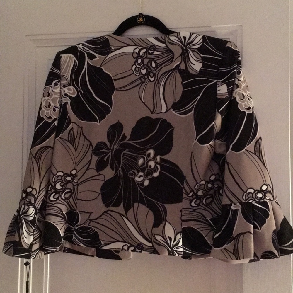Calvin Klein ladies jacket - Picture 5 of 5